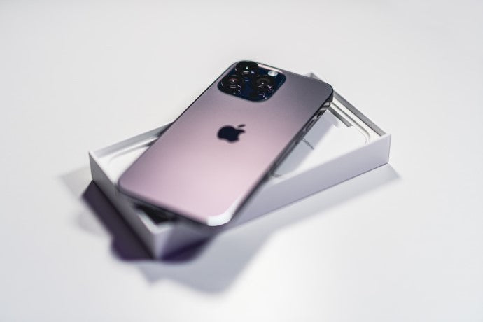 iPhone 14 Plus vs iPhone 14 Pro Max | Comparison | SecondCell